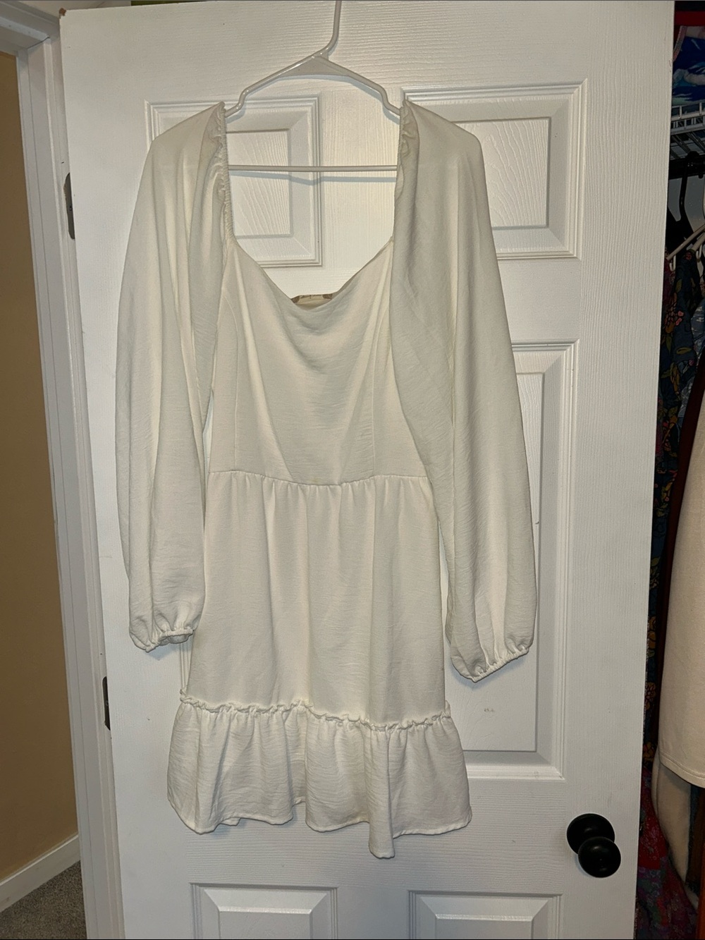 Women’s White Long-Sleeve Ruffle Hem Mini Dress